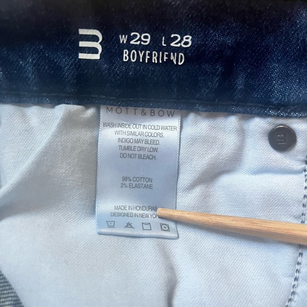 Matt and Bow Boyfriend Straight Jeans - w 29